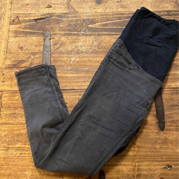 Old Navy Maternity Jeans - Picture 1 of 2